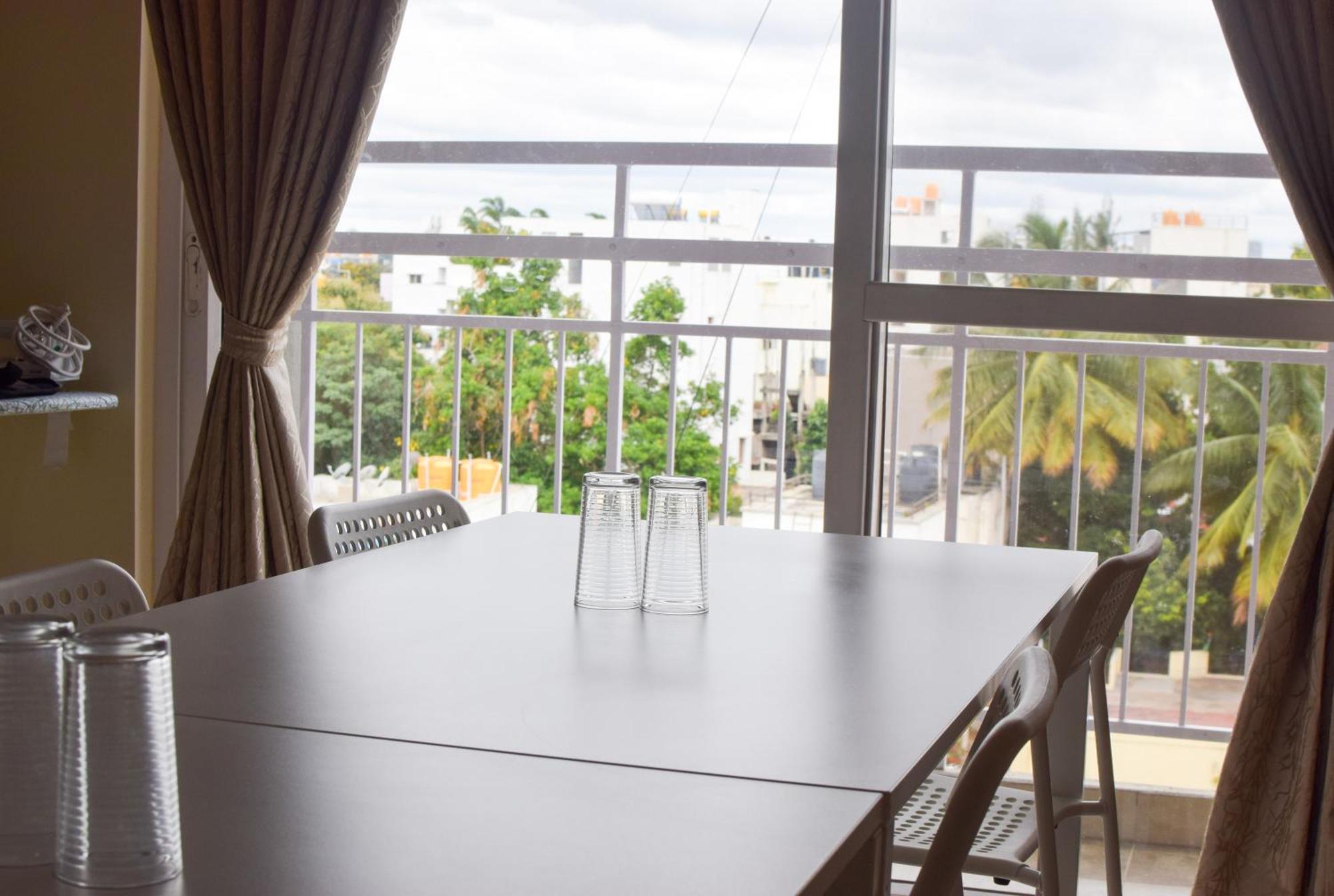 Staymazing-1,2 & 3 Bhk Ac Apartments In Hebbal-5Mins To Manyata-30Mins To Airport Bangalore Bagian luar foto